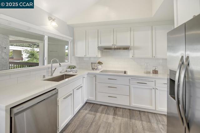3288 Terra Granada Dr, Walnut Creek CA: https://media.crmls.org/mediaz/f66e6a6d-4c51-40d0-ba69-18af1ec4ec26.jpg