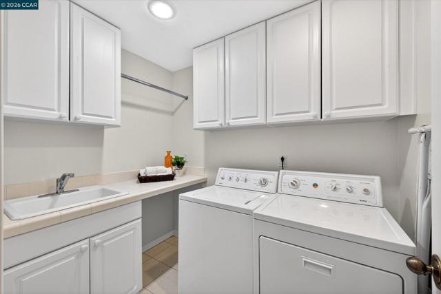 951 Redwood Dr, Danville CA: https://media.crmls.org/mediaz/f66ef9d3-9aee-455e-b914-22260f11cd44.jpg