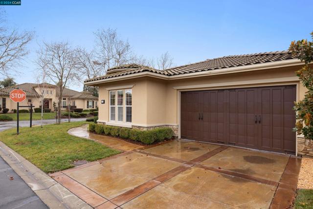 8702 Pasatiempo Circle, Roseville CA: https://media.crmls.org/mediaz/f66ffe3b-7263-4a66-97e4-06add809e153.jpg