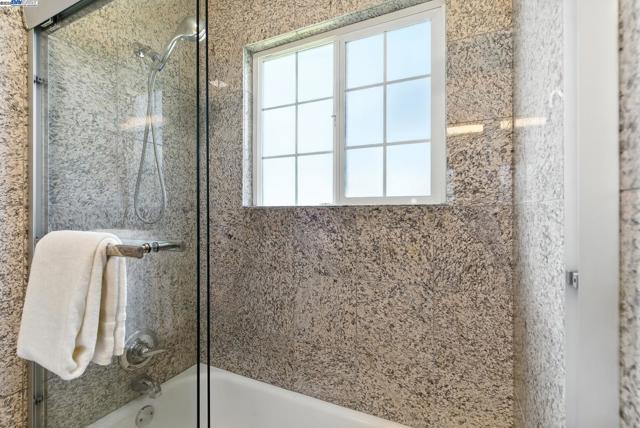 35458 Orleans Dr, Newark CA: https://media.crmls.org/mediaz/f6709084-941a-4b23-be66-f6941482bd0e.jpg
