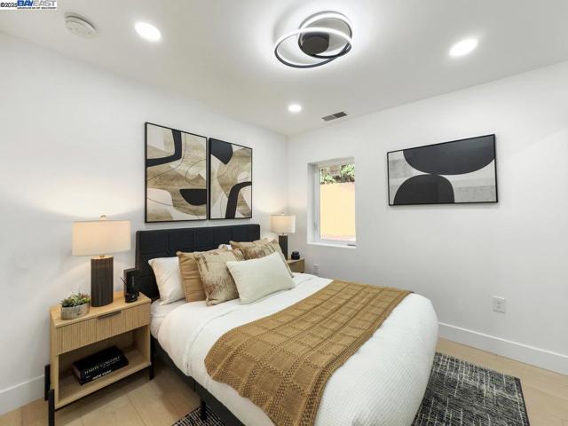 450 Lancaster Way, Redwood City CA: https://media.crmls.org/mediaz/f6709683-81bb-413a-b61b-9a24f89387d9.jpg