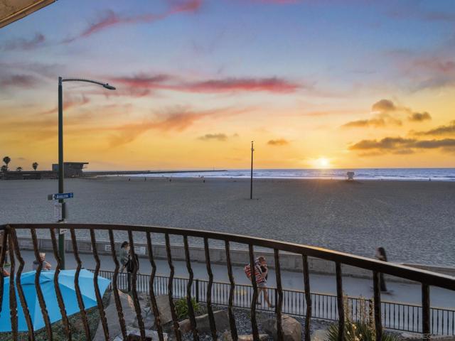 Image 33 of 53 For 2727 Ocean Front Walk