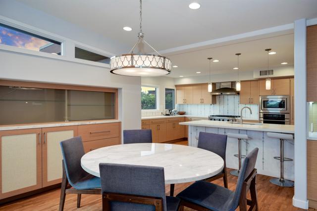 Detail Gallery Image 9 of 33 For 152 7th St, Del Mar,  CA 92014 - 3 Beds | 3/1 Baths