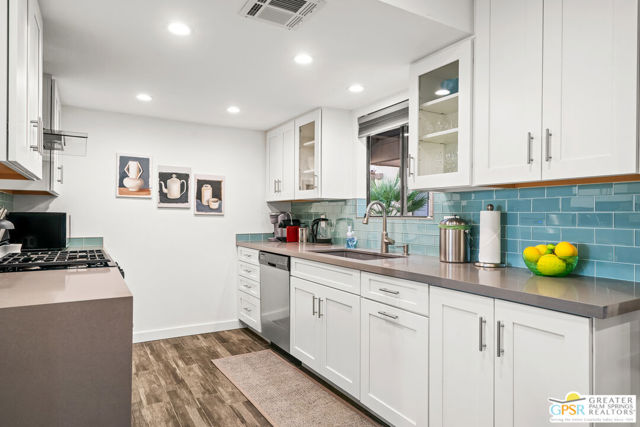 2180 S Palm Canyon Drive, Palm Springs CA: https://media.crmls.org/mediaz/f6717a83-6345-4da8-a283-2137040fa4df.jpg