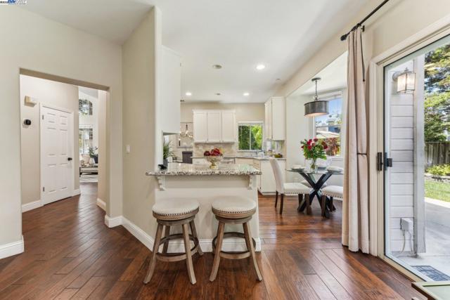 1159 Vintner Pl, Livermore CA: https://media.crmls.org/mediaz/f672c044-694c-43a0-9989-f2513f50826d.jpg