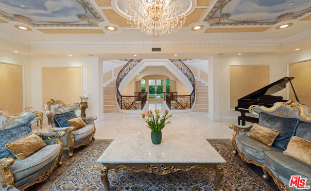 1455 Robmar Drive, Beverly Hills CA: https://media.crmls.org/mediaz/f672e028-c99b-4ecf-a791-a1f63b0faec4.jpg