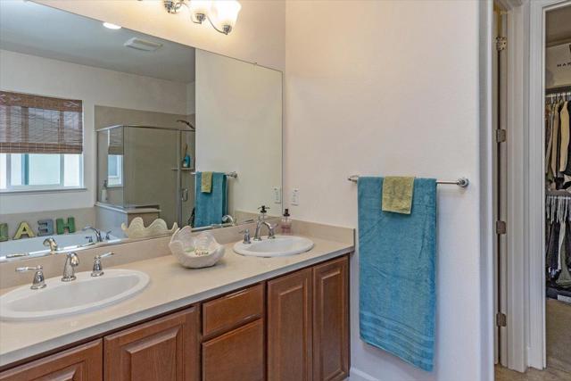 270 Robin Place, Gilroy CA: https://media.crmls.org/mediaz/f67305db-ff46-4fba-8a61-0553f3250059.jpg