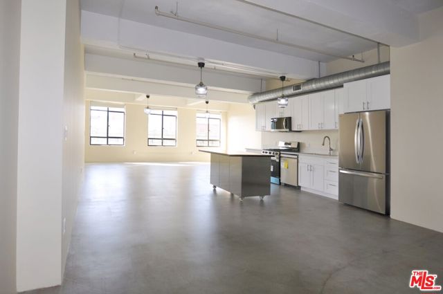 849 S Broadway, Los Angeles CA: https://media.crmls.org/mediaz/f6730d29-9dcc-4ad2-8b1e-e974a78a9626.jpg