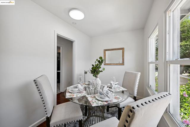 3316 Coolidge Ave, Oakland CA: https://media.crmls.org/mediaz/f6731a8e-0173-45a9-8053-68c25983f062.jpg