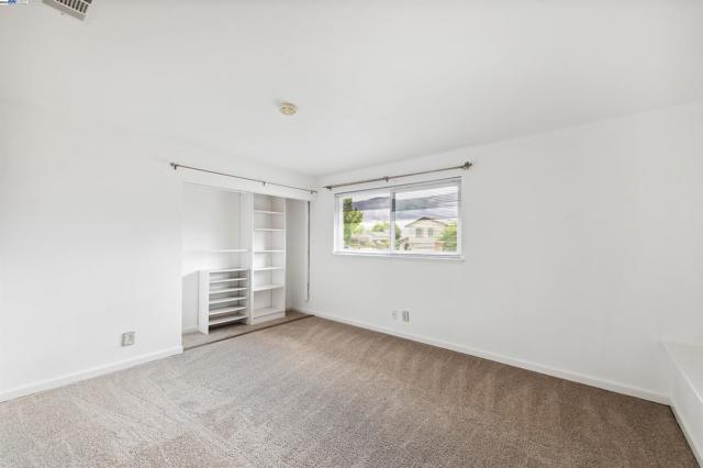 8658 Fenwick Way, Dublin CA: https://media.crmls.org/mediaz/f67332b4-7be3-4996-a2ab-35dce4f68050.jpg