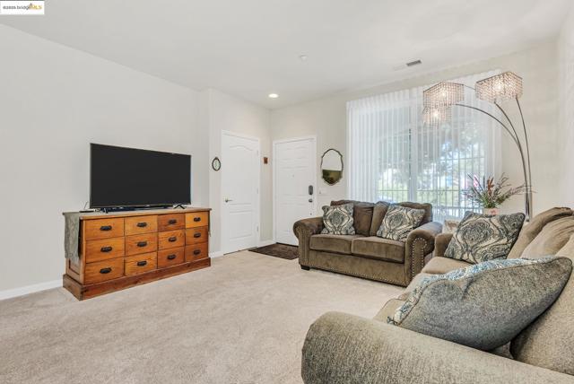 1185 BACCHINI LANE, Brentwood CA: https://media.crmls.org/mediaz/f673ac58-17bf-4b77-a7f6-47bd8bd8ea00.jpg