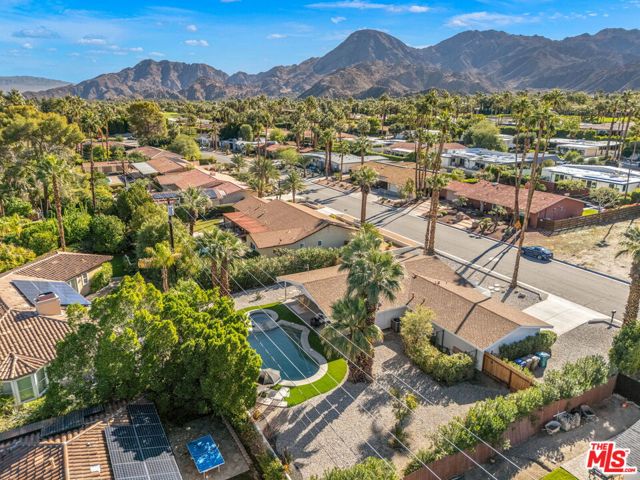 74060 Setting Sun Trail, Palm Desert CA: https://media.crmls.org/mediaz/f673cb17-3753-499e-93e6-7d2d4bb341b3.jpg