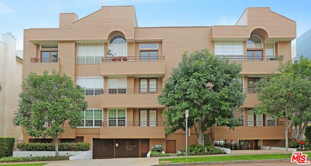 10640 Wilkins Avenue, Los Angeles CA: https://media.crmls.org/mediaz/f674e45f-1c2e-457b-8dc1-20d129ca1ae5.jpg