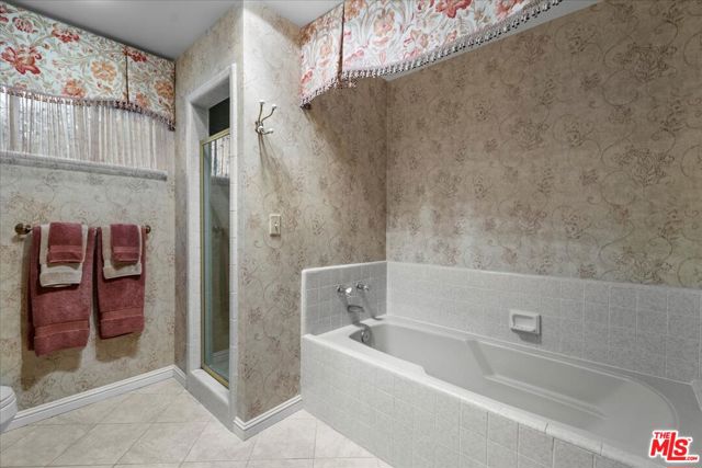 4215 Ellenita Avenue, Tarzana CA: https://media.crmls.org/mediaz/f675861e-42c2-4bf2-9b46-210efd0fcdfe.jpg