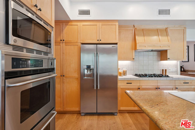 23040 Blue Bird Drive, Calabasas CA: https://media.crmls.org/mediaz/f6759a67-0414-48b3-92c1-58e8fcf7300d.jpg