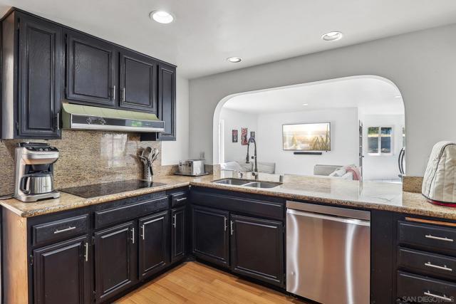 712 Paseo Del Rey, Chula Vista CA: https://media.crmls.org/mediaz/f675d12f-193d-4e20-9880-a068ae4874c1.jpg