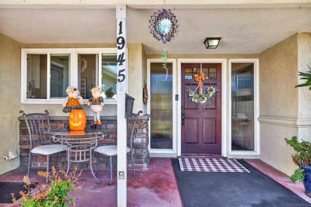 1945 Wedgemere Road, El Cajon CA: https://media.crmls.org/mediaz/f675ed21-47e1-49e2-9f70-da65ec56ad68.jpg