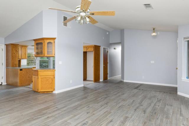 41508 Roaring River Court, Coarsegold CA: https://media.crmls.org/mediaz/f675ffcf-3688-4471-b8dd-bf1d95d521f4.jpg