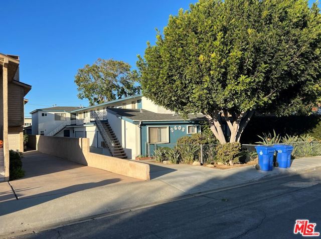 2605 Gates Avenue, Redondo Beach, California 90278, ,Residential Income,Sold,Gates,21102249