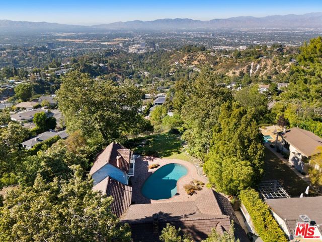 15401 Mulholland Drive, Los Angeles CA: https://media.crmls.org/mediaz/f67705a7-b92f-4d88-9d5e-e1299dd2c47b.jpg