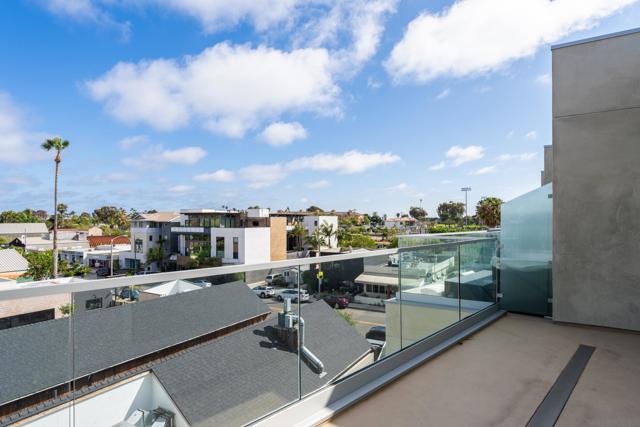 2648 State Street, Unit E, Carlsbad CA: https://media.crmls.org/mediaz/f677bf30-6c1f-47ee-8441-8806587f6de4.jpg