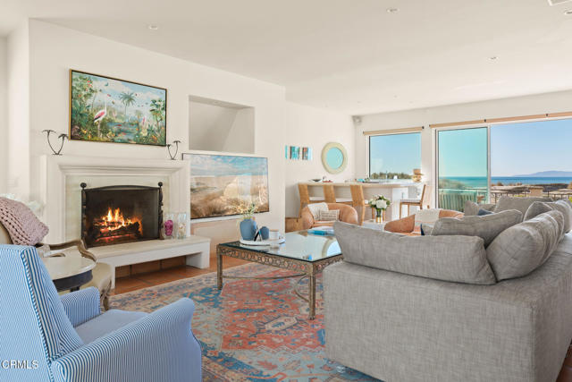 1571 Mandalay Beach Road, Oxnard CA: https://media.crmls.org/mediaz/f677d429-bb1c-40ef-89ce-832fa1a41d51.jpg