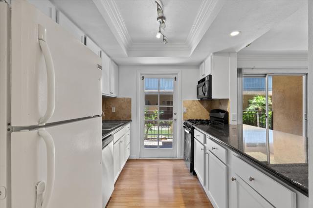 400 N Sunrise Way, Palm Springs CA: https://media.crmls.org/mediaz/f6783f89-1ac8-4c5f-ad73-374da3f7f42e.jpg