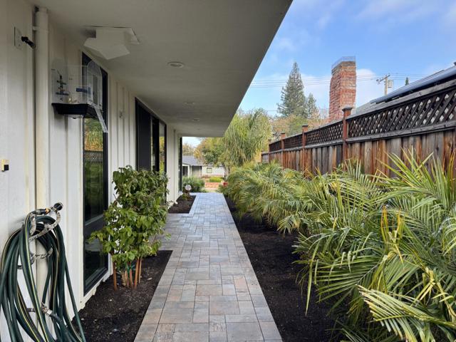 16 Hillview Avenue, Redwood City CA: https://media.crmls.org/mediaz/f6786754-2d1d-4d0f-8109-53fcf9510015.jpg