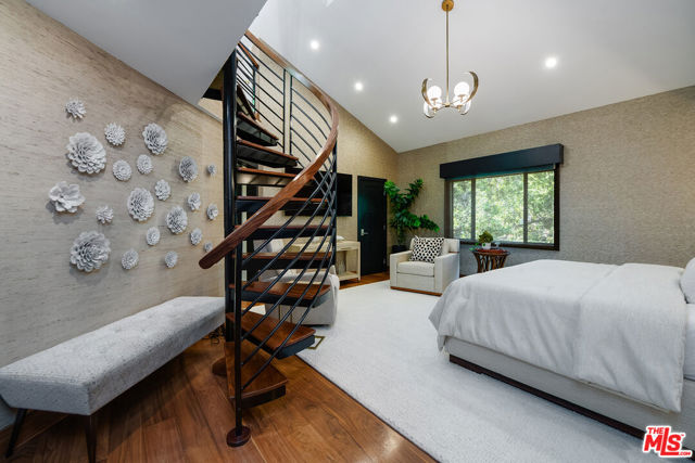 3000 Cornwall Drive, Glendale CA: https://media.crmls.org/mediaz/f678d03f-94f3-4057-919c-665345e33c9c.jpg