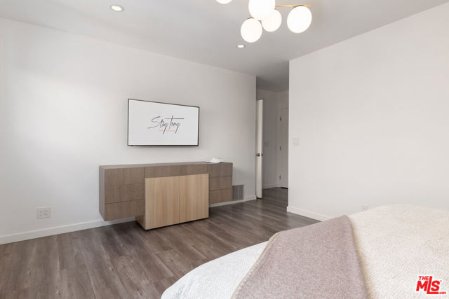8917 W Cynthia Street, West Hollywood CA: https://media.crmls.org/mediaz/f678dc4b-dd7d-4da0-a2e8-0003d8093dc0.jpg