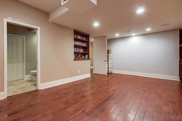 Image 34 of 43 For 1690 Gascony Rd