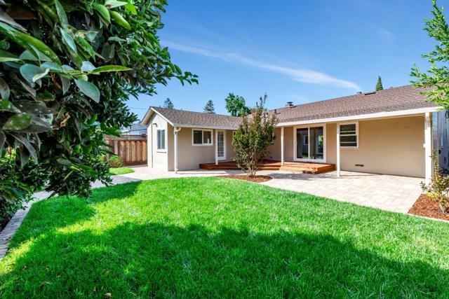 560 6th Avenue, Menlo Park CA: https://media.crmls.org/mediaz/f67a0e36-7b3b-439f-bb30-c6b7854cdd02.jpg