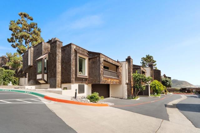 2191 Caminito Del Barco, Del Mar CA: https://media.crmls.org/mediaz/f67a513d-4c19-49f4-91d1-64ec4a1f87f7.jpg