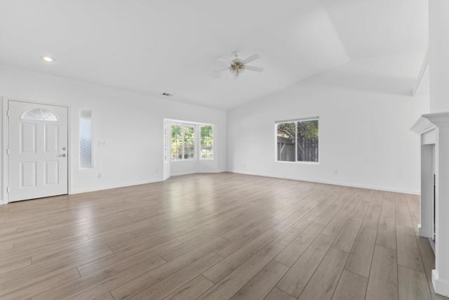 321 Pepper Dr., Tehachapi CA: https://media.crmls.org/mediaz/f67b5a6a-3371-4ed6-b3a5-7345bea9ed85.jpg