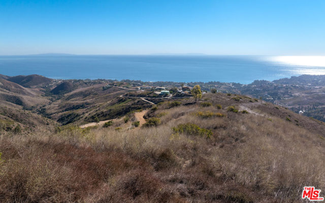 1 Murphy Way, Malibu CA: https://media.crmls.org/mediaz/f67bbfab-a498-4792-8568-b2f6c316c848.jpg