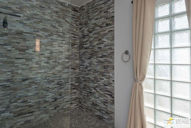 1595 E Canyon Estates Drive, Palm Springs CA: https://media.crmls.org/mediaz/f67c5d70-f708-4bda-8b36-be1785563099.jpg