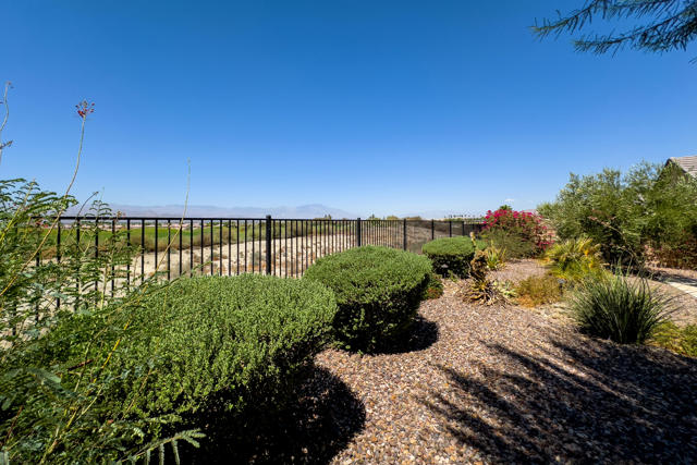 Image 40 of 54 For 85071 Stazzano Place