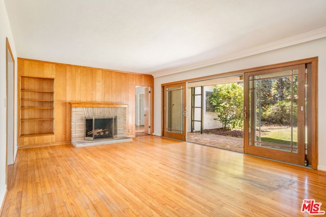 1015 San Vicente Boulevard photo 5