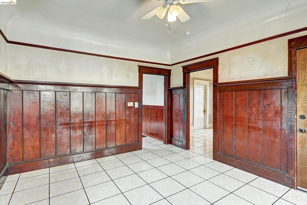 https://media.crmls.org/mediaz/f67e95d0-9052-4be2-91ff-57fc092b7a02.jpg?preset=X-Large