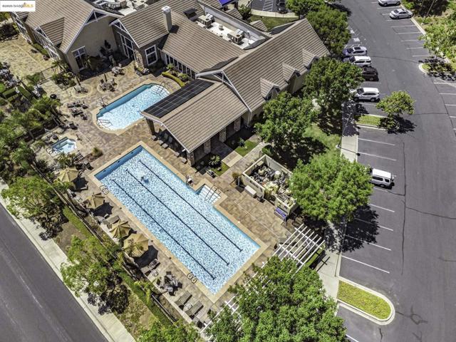 1012 Centennial Drive, Brentwood CA: https://media.crmls.org/mediaz/f67fbcd7-3a30-44f5-8fc6-827cfaf2e4aa.jpg