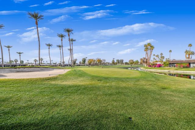 19 Colgate Drive, Rancho Mirage CA: https://media.crmls.org/mediaz/f6800b14-4ae4-478a-b7e7-0df267ded82f.jpg