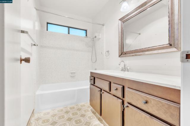 116 Falmouth Ct, Aptos CA: https://media.crmls.org/mediaz/f6807d5a-fe5a-474b-a70e-a88f3f187701.jpg
