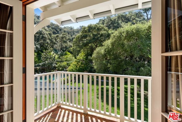 1900 Old Ranch Road, Los Angeles CA: https://media.crmls.org/mediaz/f680e818-23f2-4a44-b2d7-82b1f03fef07.jpg