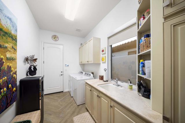 76357 Via Chianti, Indian Wells CA: https://media.crmls.org/mediaz/f6823d36-a4fe-49be-b3a7-616e241cbd40.jpg