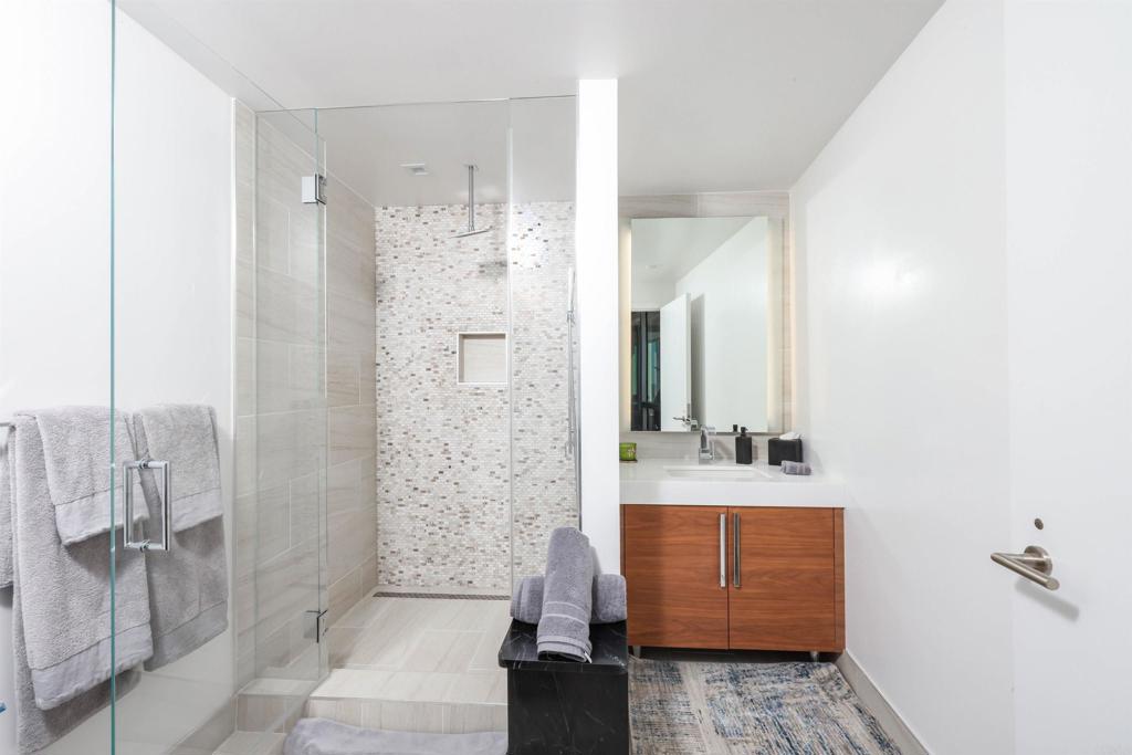 888 E Street - photo 20