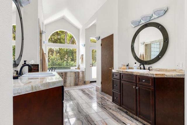 235 Vista Del Pajaro Road, Corralitos CA: https://media.crmls.org/mediaz/f68289df-d857-4940-91d0-ea1664f4f847.jpg