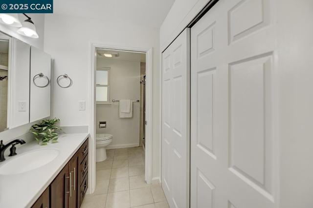 3136 Tice Creek Dr, Walnut Creek CA: https://media.crmls.org/mediaz/f6828caf-8866-4308-9291-ea4ea409cb56.jpg