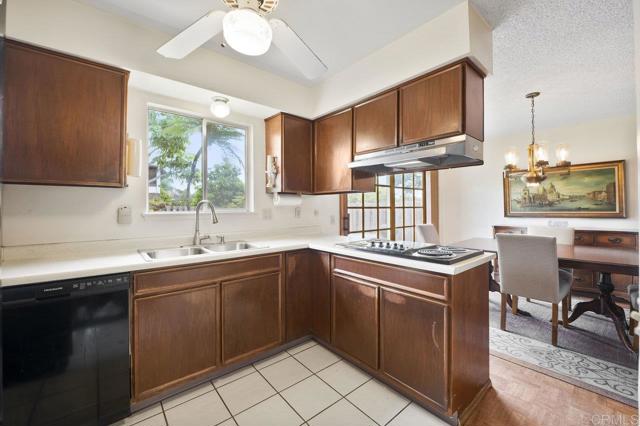 1113 Camino Del Sol Circle, Carlsbad CA: https://media.crmls.org/mediaz/f682c7c9-979e-4771-a77c-f13a3774d92d.jpg