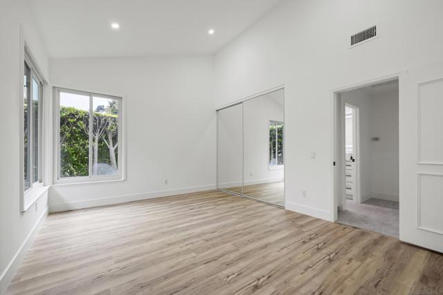 6555 Caminito Northland, La Jolla CA: https://media.crmls.org/mediaz/f6832ac2-efd8-4092-abe9-1608d7e11ffa.jpg