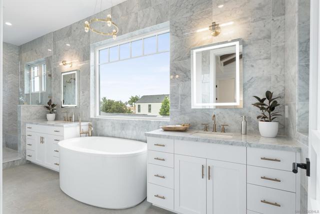 462 Westbourne Street, La Jolla CA: https://media.crmls.org/mediaz/f683aef1-268f-4299-b3cd-8f930e4fe855.jpg